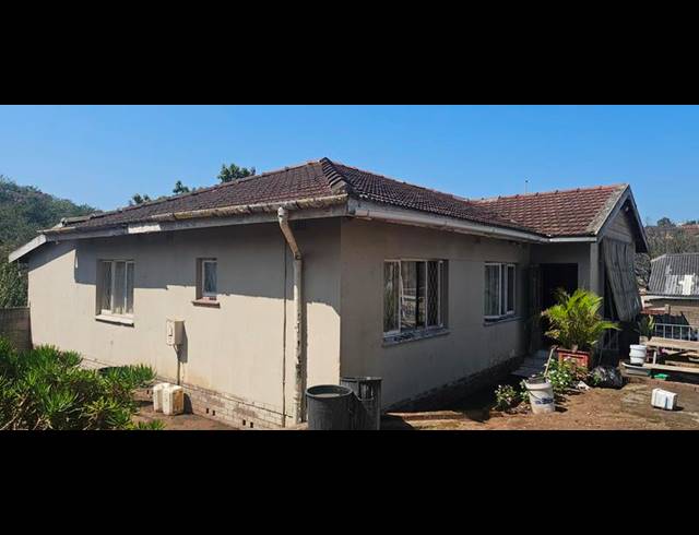 5 BEDROOM HOUSE FOR SALE IN SEA VIEW